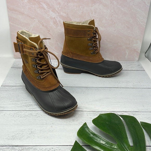 Sorel Winter Fancy Lace Boots in Elk / Grizzly Bear 7 S3 - Picture 1 of 10